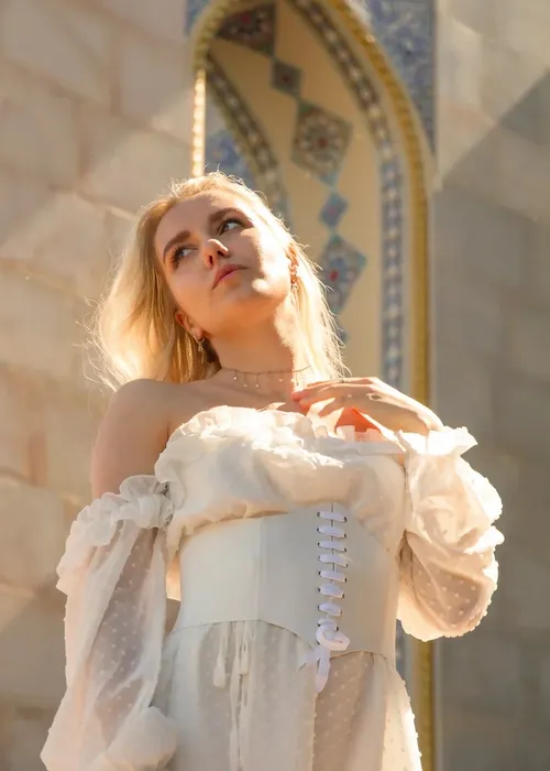 Portrait of Viki, travel creator